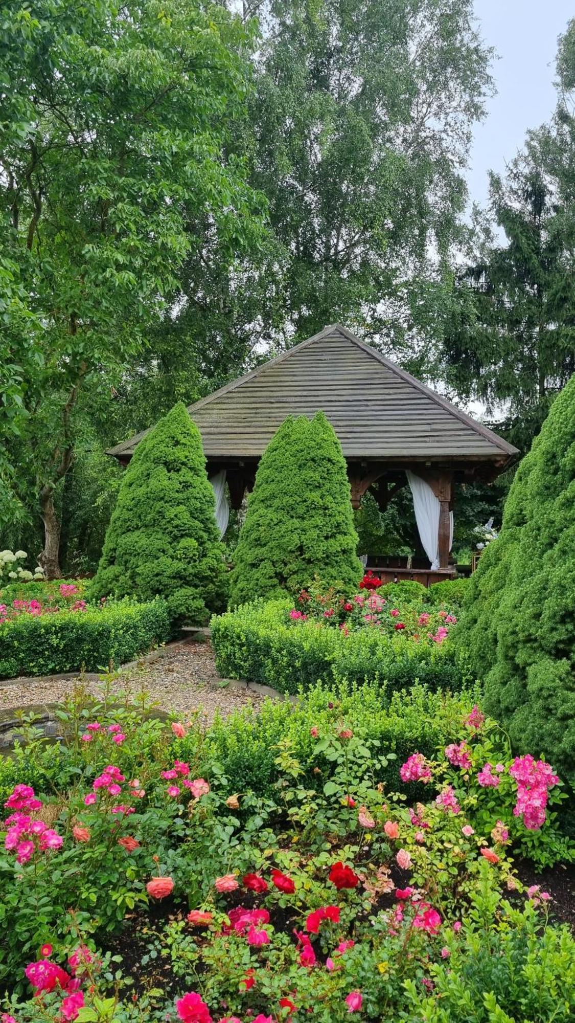 Dwor Anna Bed and Breakfast Ciecierzyn Exteriör bild