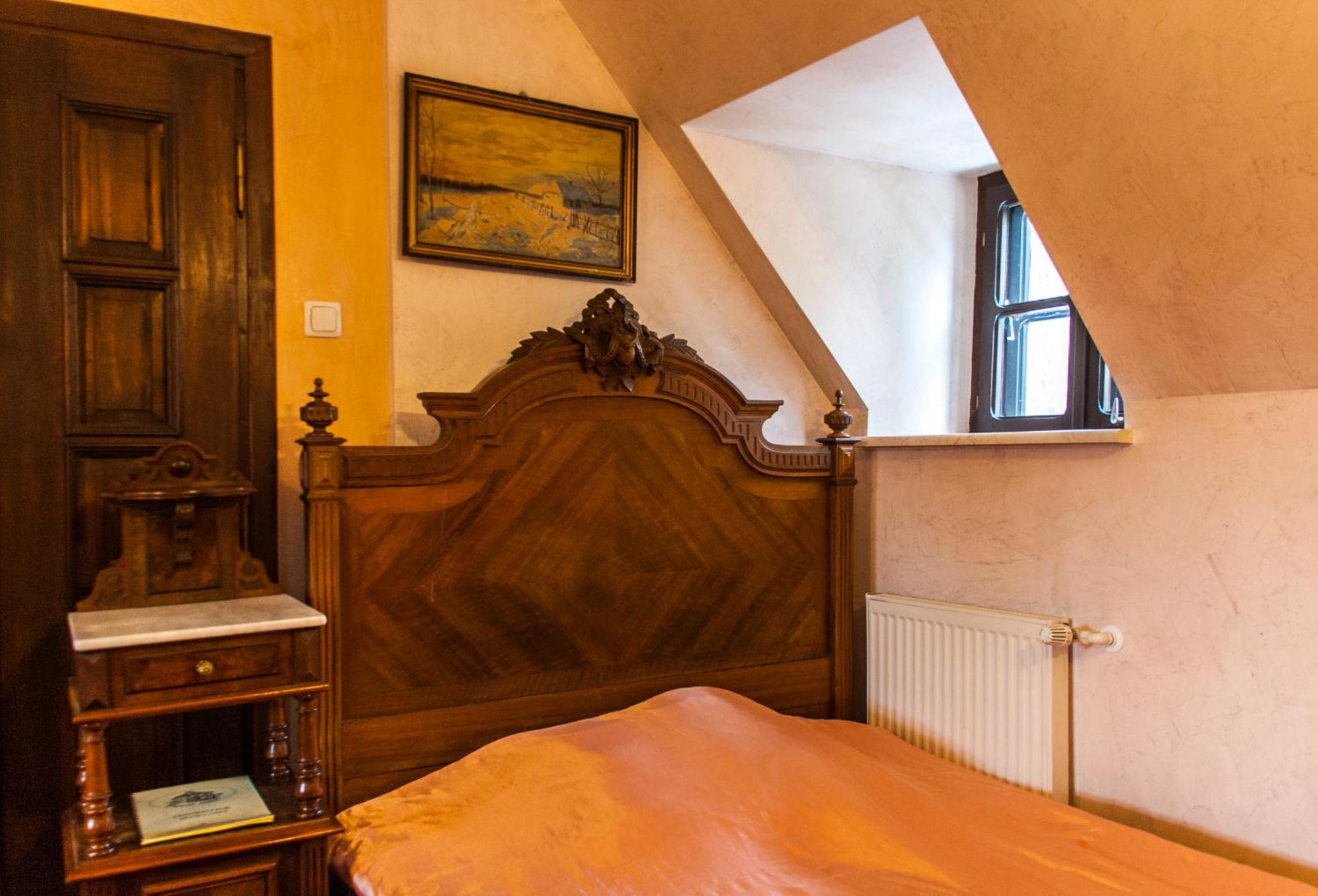 Dwor Anna Bed and Breakfast Ciecierzyn Rum bild