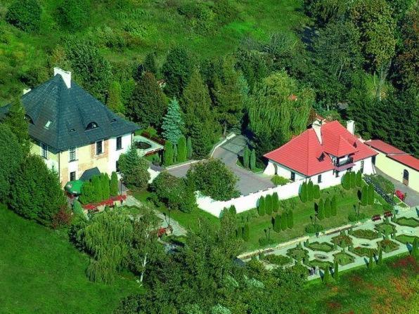 Dwor Anna Bed and Breakfast Ciecierzyn Exteriör bild