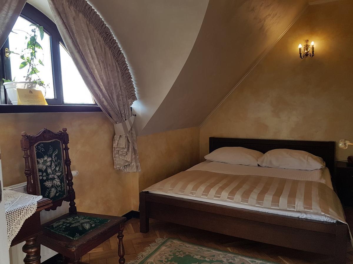Dwor Anna Bed and Breakfast Ciecierzyn Exteriör bild