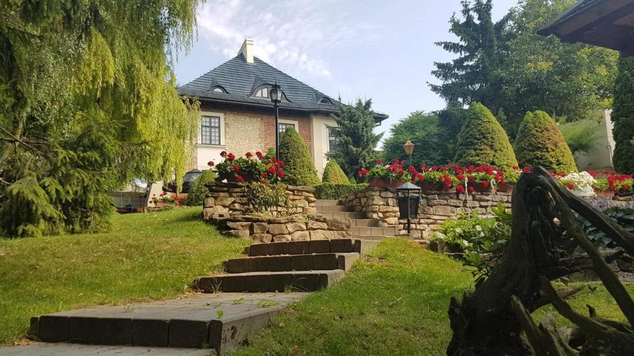 Dwor Anna Bed and Breakfast Ciecierzyn Exteriör bild